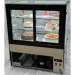 Vitriinkülmik koogilett Sirge esiosa 2 riiuliga 1000x700x1200mm Roostevaba teras & Must | Adexa HL1000ER2 - Image 3